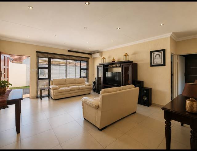 2 BEDROOM TOWNHOUSE FOR SALE IN THREE RIVERS